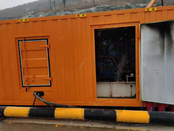 郁南发电车出租-应急柴油发电机组选什么样的比较好？
