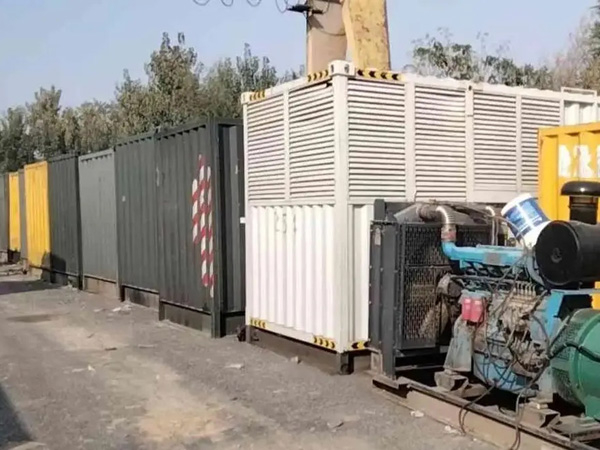 郁南200KW柴油发电机机组每小时油耗是多少？