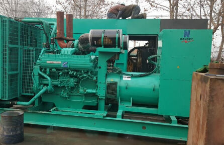 郁南发电机组如何判断水冷式机油散热器内部是否需要清洗？